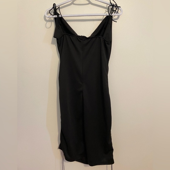 **3 DRESS BUNDLE -FashionNova - Picture 2 of 8